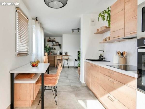 Location / Appartement 4 pièces de 94 m², Dardilly, Chemin de la Crépillère / Photo 2