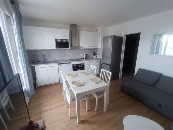 Colocation / Appartement 6 pièces de 95 m², Vénissieux, Rue Ernest Renan / Photo 2