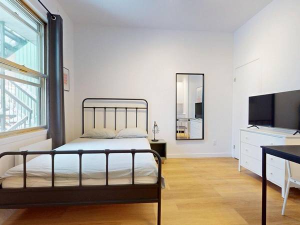 Colocation / Appartement 1 pièce de 14 m², Montréal / Photo 2