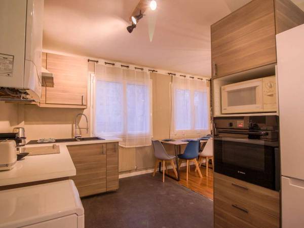 Colocation / Appartement 4 pièces de 78 m², Oullins-Pierre-Bénite, Rue Albert Camus / Photo 2