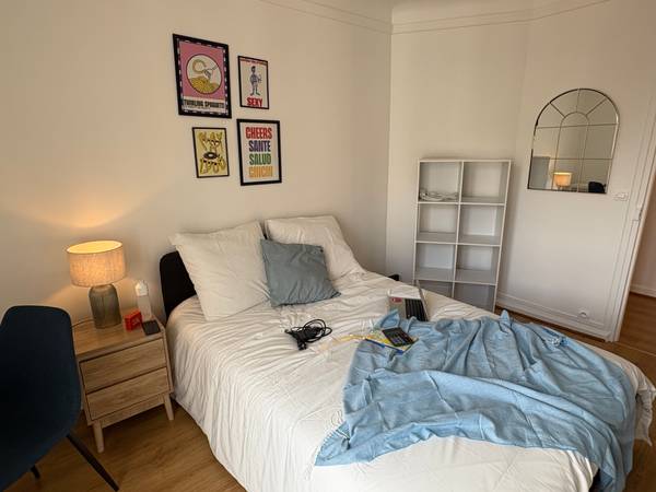 Colocation / Appartement 4 pièces de 89 m², Courbevoie, Rue Pierre Brossolette / Photo 2