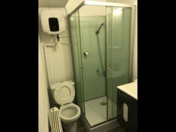 Colocation / Appartement 4 pièces de 75 m², Angers, Rue de la Chalouère / Photo 8