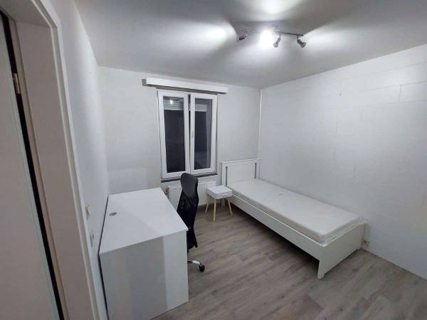 Colocation / Maison 8 pièces de 154 m², Liège, Rue Emile Verhaeren / Photo 2