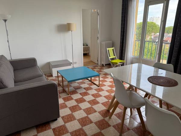 Colocation / Appartement 5 pièces de 71 m², Villejuif, Avenue de la République / Photo 2