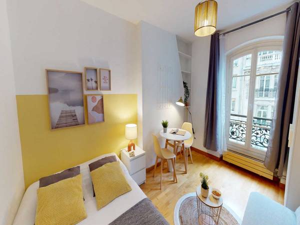 Colocation / Appartement 8 pièces de 160 m², Paris, Rue de Passy / Photo 2