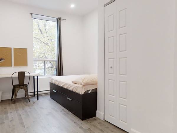 Colocation / Appartement 4 pièces de 115 m², Montréal / Photo 11