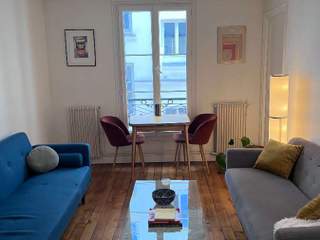 Room share, 3 rooms apartment, Paris