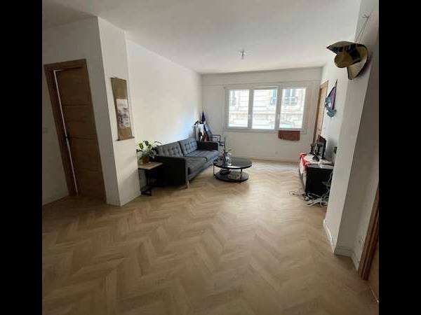 Sous-location / Appartement 4 pièces de 109 m², Marseille, Cours Gouffe / Photo 3
