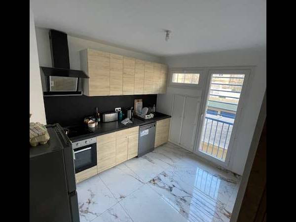 Sous-location / Appartement 4 pièces de 109 m², Marseille, Cours Gouffe / Photo 2