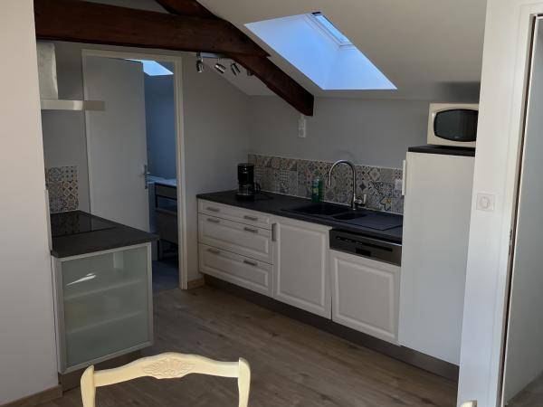 Location / Appartement 1 pièce de 35 m², Le Creusot, Rue Edith Cavell / Photo 2