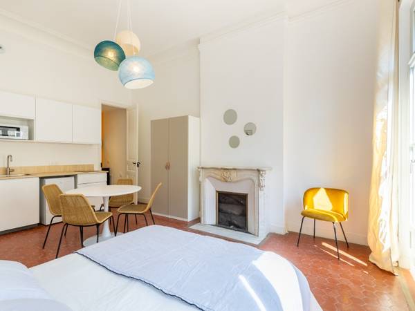 Colocation / Appartement 7 pièces de 160 m², Marseille, Cours Lieutaud / Photo 2