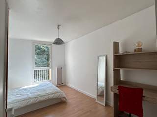Colocation / 5 rooms apartment · 90 m², Aix-en-Provence, Allée des Peupliers