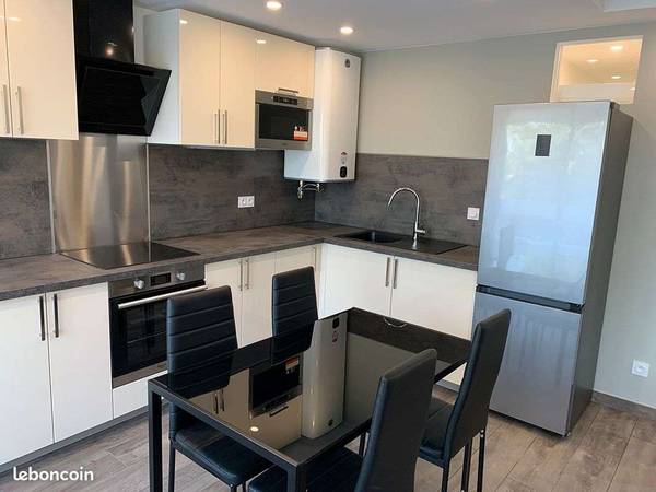 Colocation / Appartement 3 pièces de 80 m², Lyon, Rue de la Piemente / Photo 2