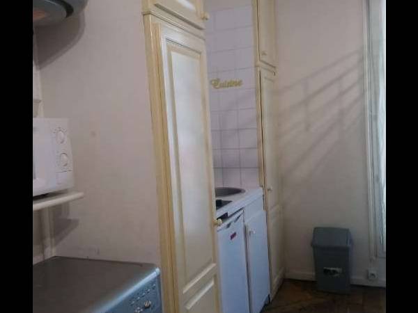 Sous-location / Studio de 14 m², Paris, Avenue de la République / Photo 2