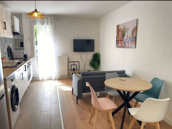 Colocation / Appartement 5 pièces de 77 m², Évry-Courcouronnes, Allée Pablo Neruda / Photo 2