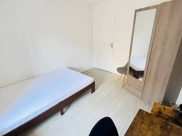 Colocation / Appartement 6 pièces de 87 m², Bourges, Rue d'Auron / Photo 2