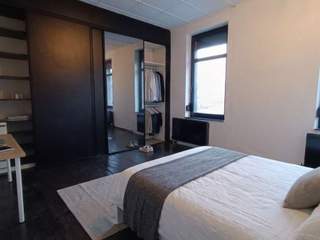 Room share / 7 rooms house · 200 m², Charleroi, Rue Neuve