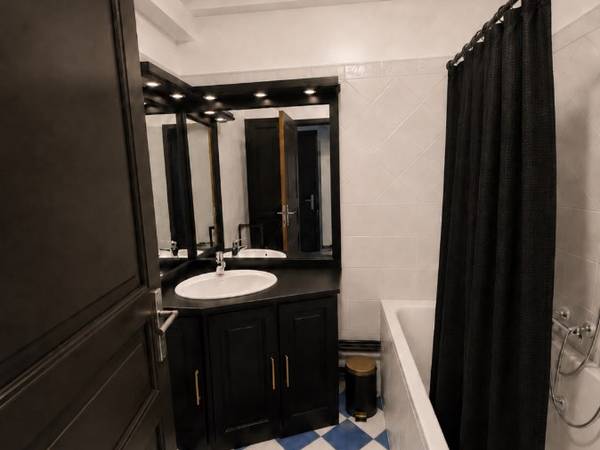 Colocation / Maison 7 pièces de 140 m², Ferney-Voltaire, Chemin de la Planche Brûlée / Photo 9
