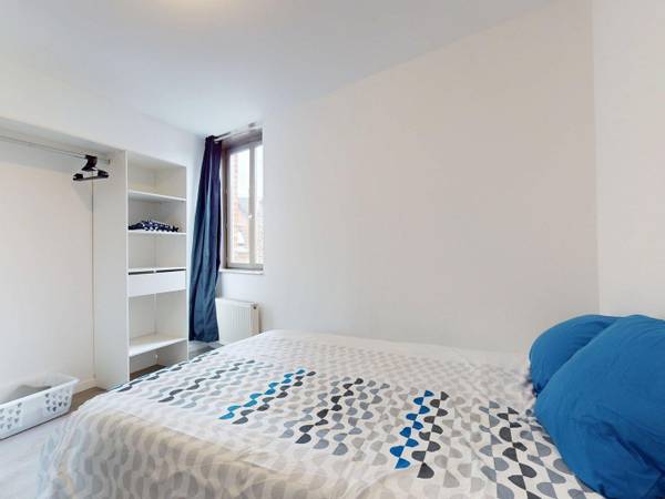 Colocation / Maison 5 pièces de 102 m², Roubaix, Rue Plutarque / Photo 2