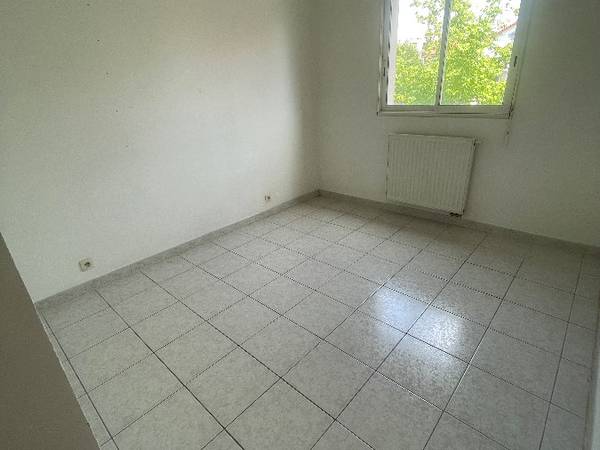 Flatsharing / 3-bedroom flat · 57 m², Montreuil, Rue Maurice Woljung / Photo 2