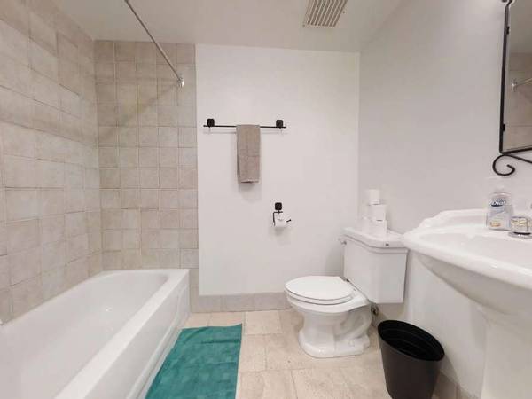 Colocation / Appartement 5 pièces de 86 m², Montréal, Rue Hutchison / Photo 11