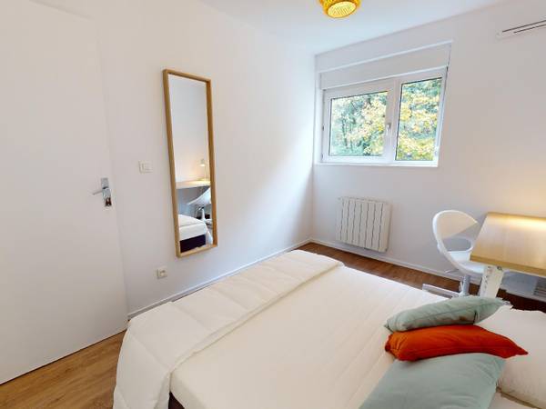 Colocation / Appartement 5 pièces de 80 m², Lyon, Avenue du 25e Régiment de Tirailleurs Sénégalais / Photo 2