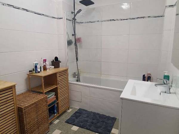 Sous-location / Appartement 4 pièces de 80 m², Marseille, Avenue Jules Cantini / Photo 6