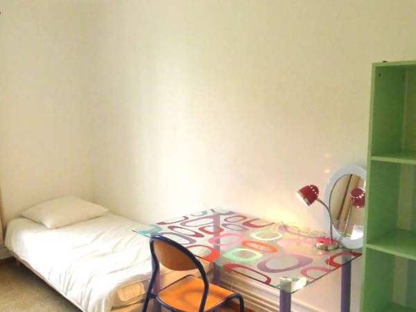 Colocation / Appartement 5 pièces de 80 m², Marseille, Avenue de Valdonne / Photo 2