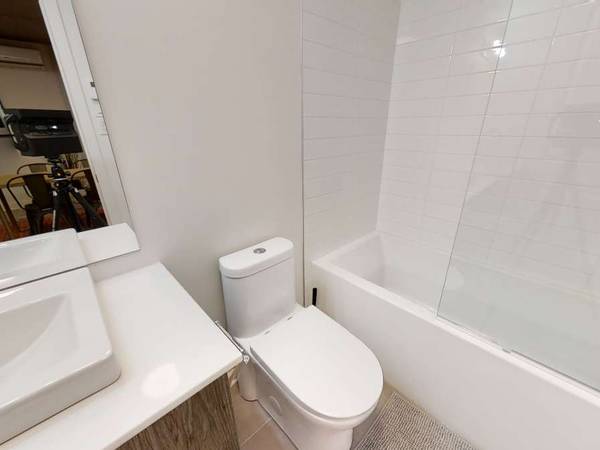 Colocation / Appartement 4 pièces de 60 m², Montréal, Rue Saint Marc / Photo 6