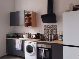 Colocation / Appartement 3 pièces de 65 m², Avignon, Rue des Lices