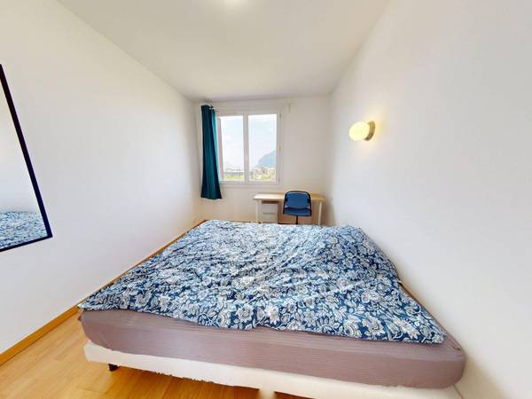 Colocation / Appartement 4 pièces de 63 m², Grenoble, Rue Federico Garcia Lorca / Photo 2