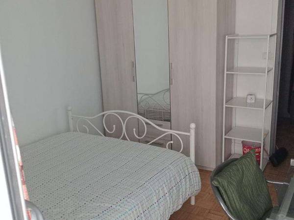 Colocation / Appartement 4 pièces de 90 m², Paris, Rue Erard / Photo 4