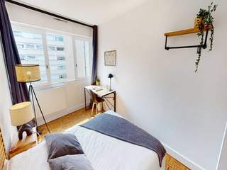 Colocation / Appartement 5 pièces de 110 m², Paris, Rue Tiphaine