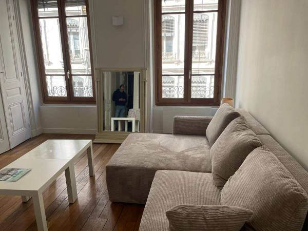 Location / Appartement 2 pièces de 37 m², Lyon, Rue de la Victoire / Photo 2