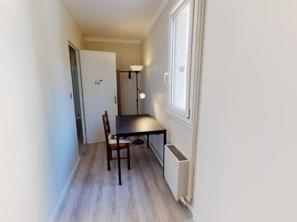 Colocation / Appartement 6 pièces de 109 m², Reims, Rue Frédéric Et Irène Joliot Curie / Photo 2