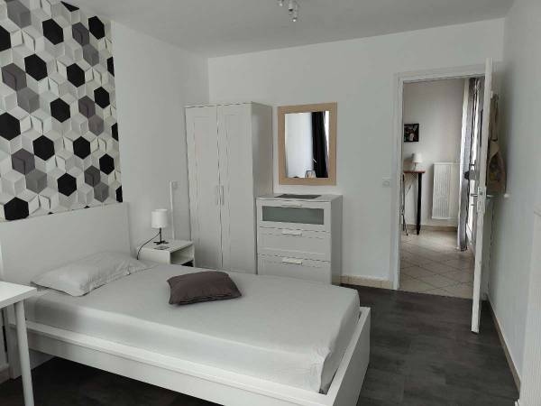 Colocation / Appartement 4 pièces de 79 m², Grenoble, Avenue de Constantine / Photo 2