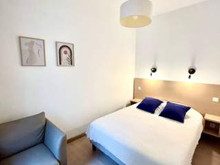 Location / Appartement 2 pièces de 27 m², Marseille, Rue Sénac de Meilhan