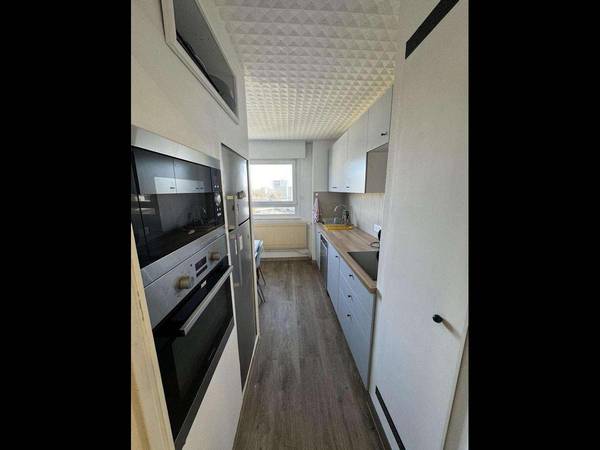 Colocation / Appartement 5 pièces de 94 m², Strasbourg, Rue Curie / Photo 2