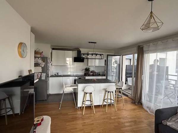 Location / Appartement 4 pièces de 78 m², Colombes, Rue de L’Egalité / Photo 2