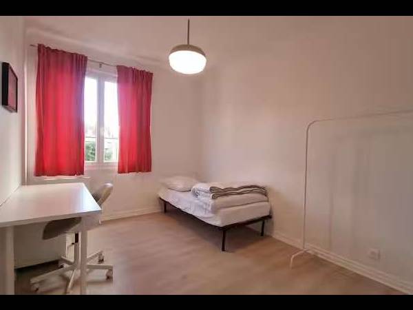 Colocation / Appartement 6 pièces de 112 m², Dunkerque, Rue du Sud / Photo 2