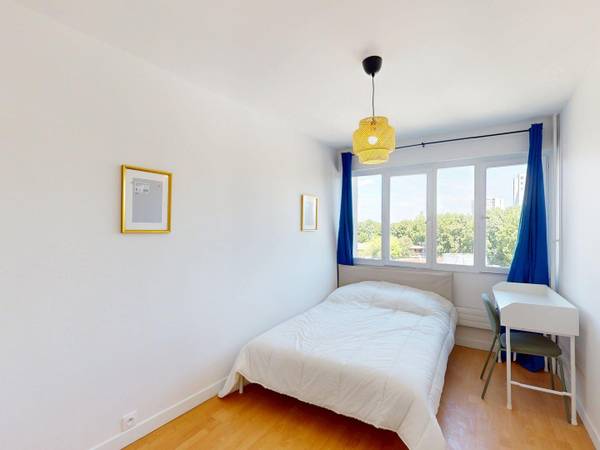 Colocation / Appartement 5 pièces de 103 m², Créteil, Allée Jean Poncelet / Photo 2