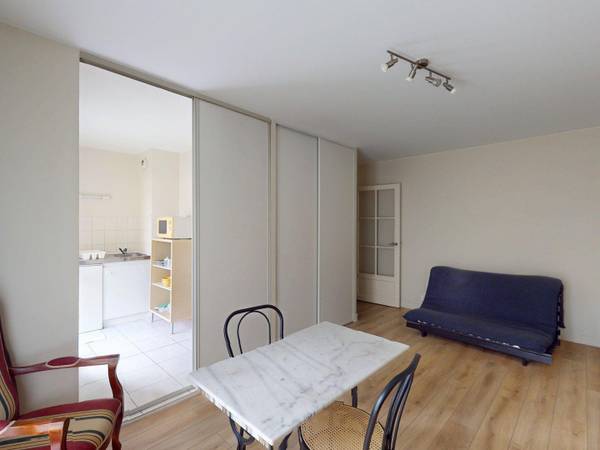 Location / Appartement 1 pièce de 25 m², Tours, Rue Edgar Quinet / Photo 2