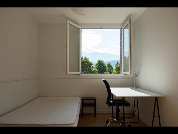 Colocation / Appartement 5 pièces de 80 m², Saint-Martin-d'Hères, Square le Perier / Photo 5