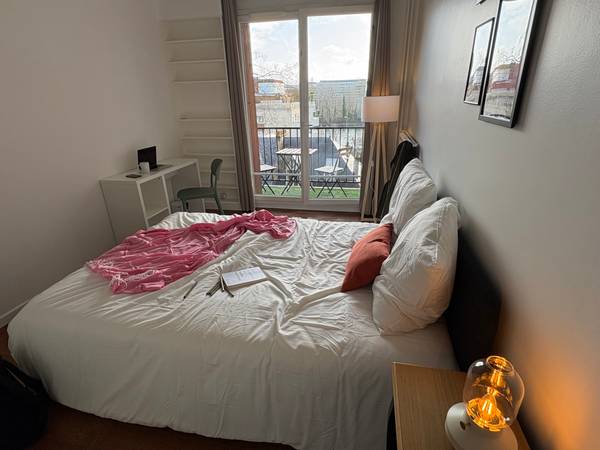 Colocation / Appartement 4 pièces de 71 m², Courbevoie, Bis Rue des Ajoux / Photo 2