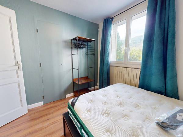 Colocation / Appartement 4 pièces de 75 m², Grenoble, Rue Saint-Ferjus / Photo 2