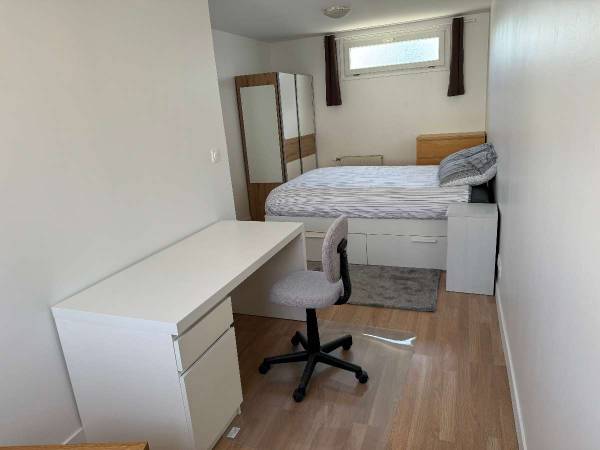 Colocation / Maison 5 pièces de 85 m², Rosny-sous-Bois, Rue Pascal / Photo 2