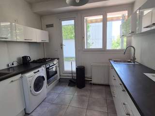 Colocation / Appartement 4 pièces de 77 m², Lyon, Rue du Doyen Georges Chapas