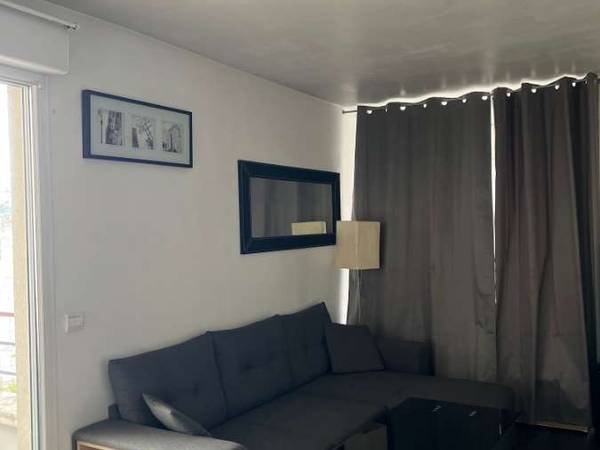 Sous-location / Studio de 33 m², Courbevoie, Rue Sébastopol / Photo 2