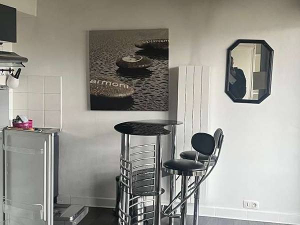 Sous-location / Studio de 33 m², Courbevoie, Rue Sébastopol / Photo 7