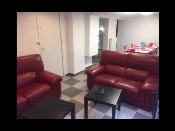 Location / Maison 9 pièces de 138 m², Villeneuve-d'Ascq, 62 Rue Claude Debussy / Photo 2